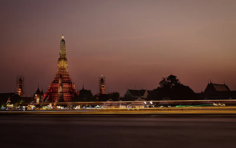 Wat Arun attraction