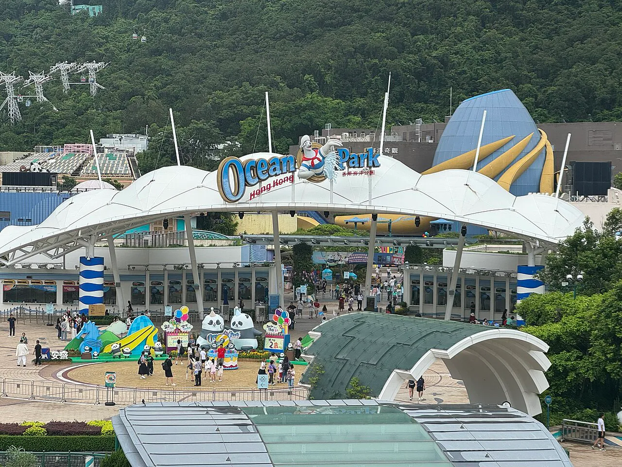 Hong Kong Family: Disneyland & Ocean Park in 4 Days itinerary cover