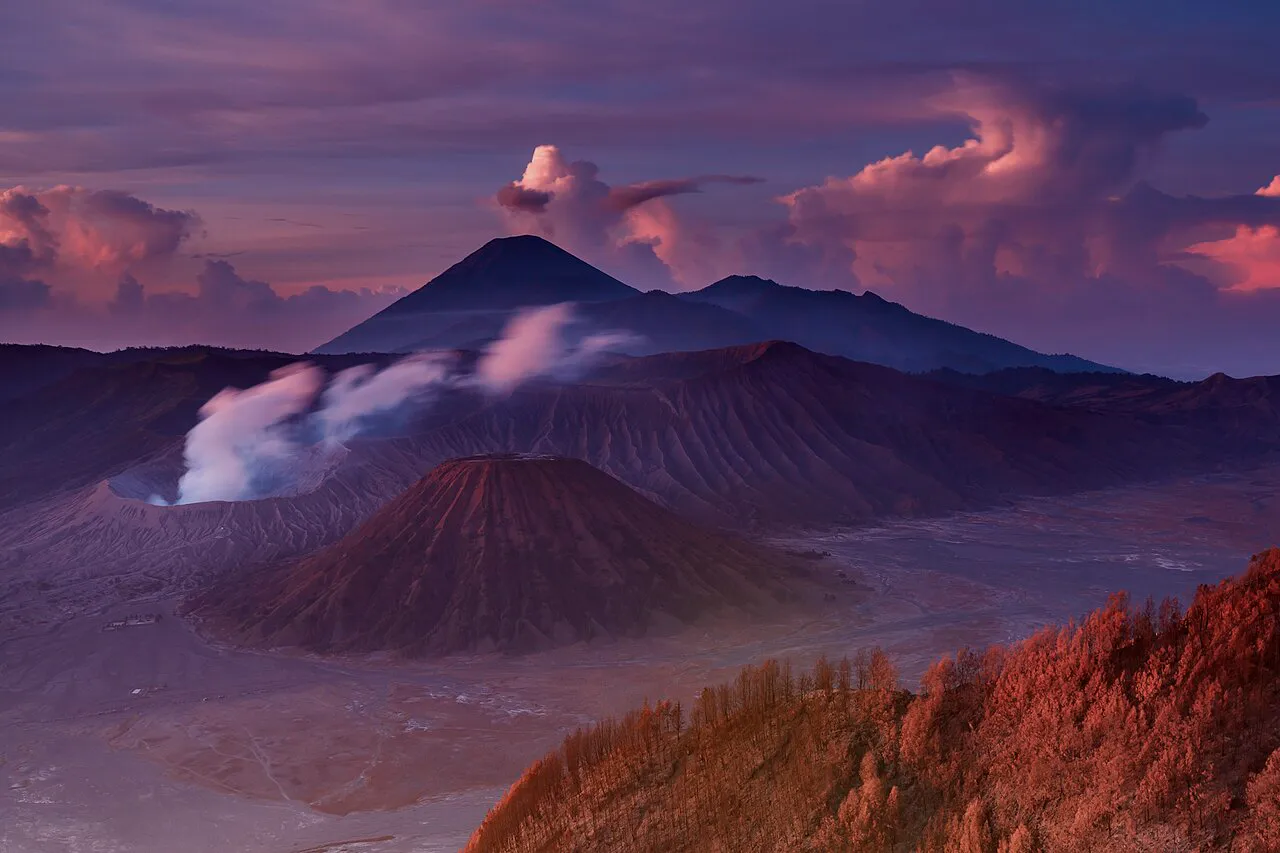 Mount Bromo Sunrise Jeep & Java's Volcano Wonderland in 4 Days itinerary cover