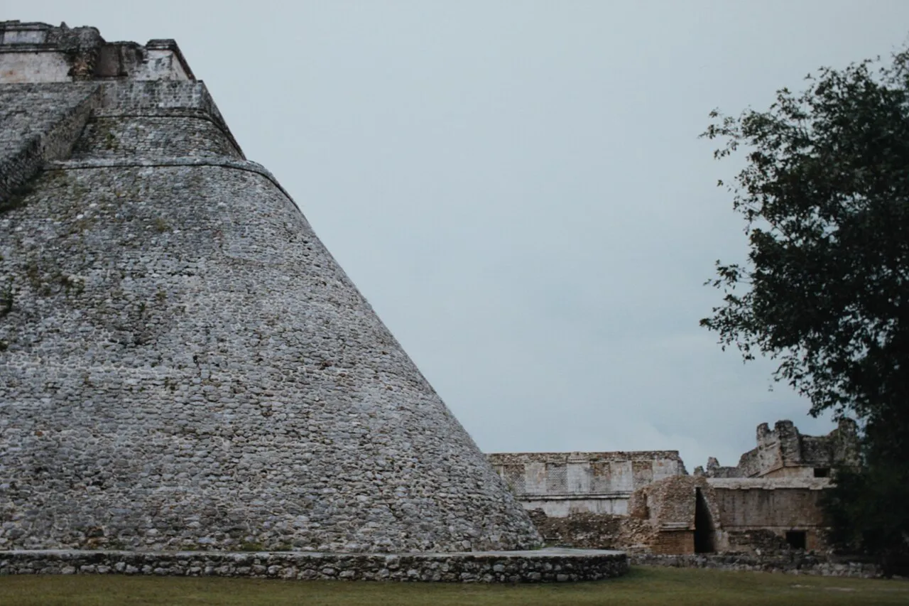 Maya Mexico Grand Tour: Mexico City, Teotihuacan, Chichen Itza & Cancun in 11 Days itinerary cover