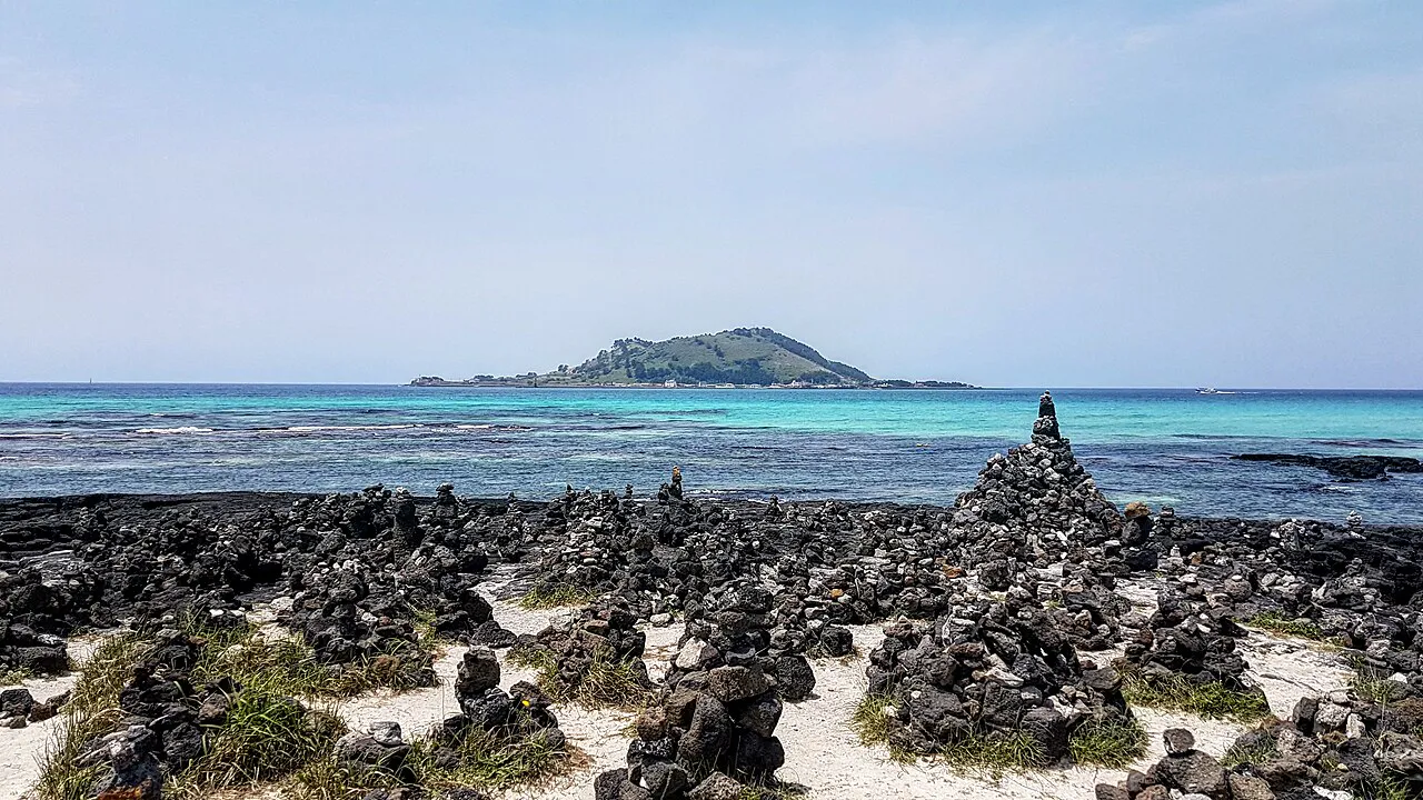 Jeju Island Beach & Resort in 5 Days itinerary cover