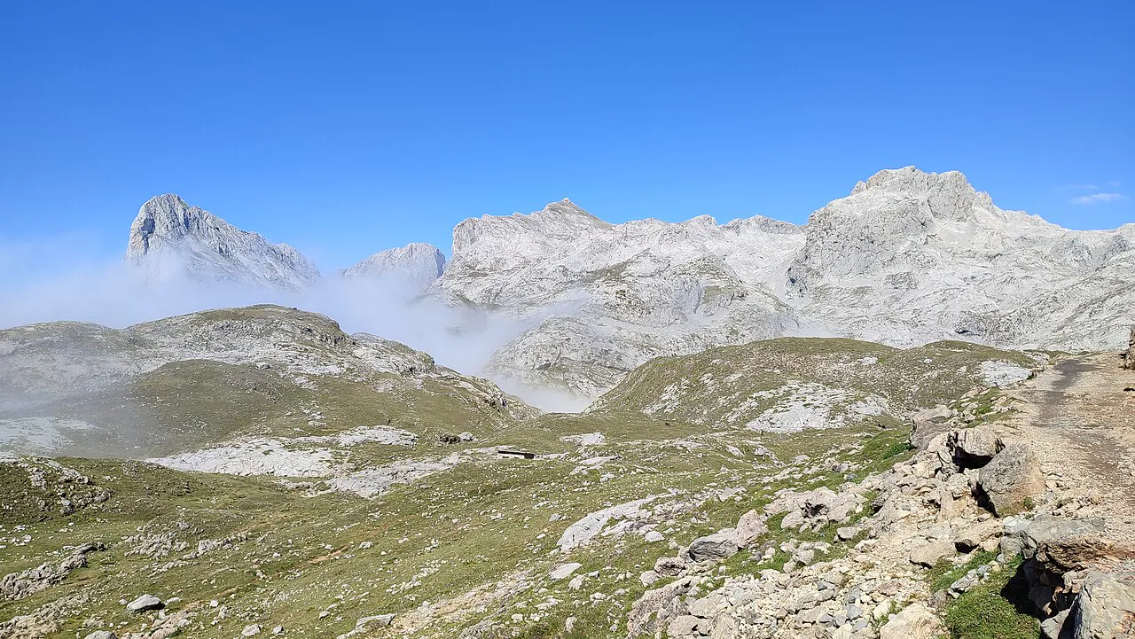 Spain Wilderness: Picos de Europa National Park in 8 Days itinerary cover