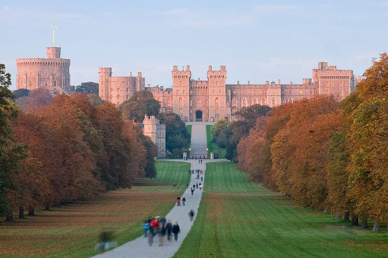 Royal Britain & History Trail: Westminster, Windsor, Stratford & Warwick in 7 Days itinerary cover