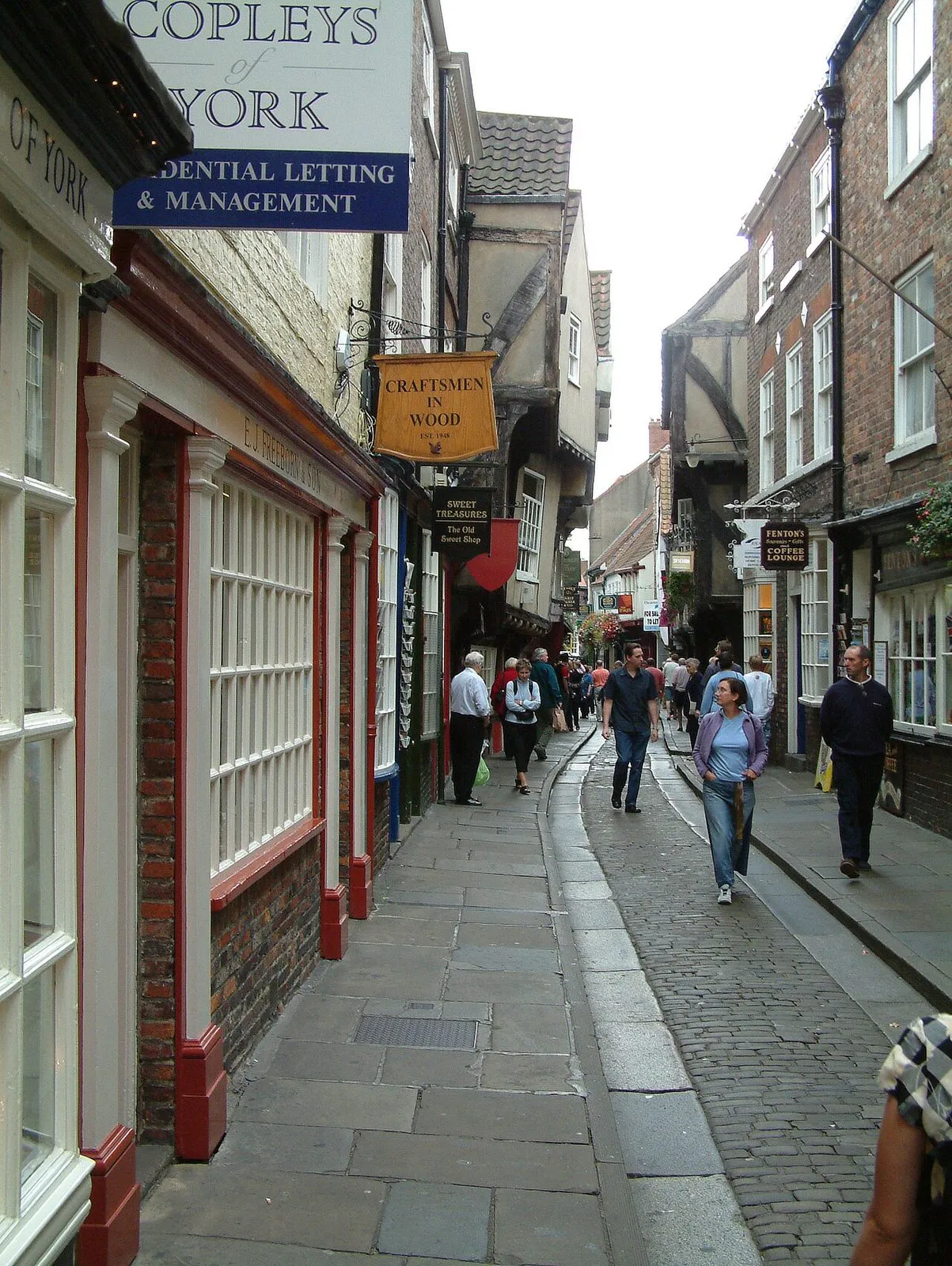Britain Film Locations Tour: Notting Hill, Lacock, York, the Lake District & Edinburgh in 8 Days itinerary cover