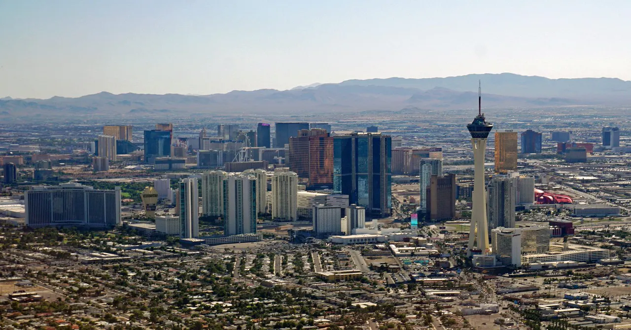 Las Vegas & Grand Canyon West Rim: Desert Fun & Nightlife in 5 Days itinerary cover