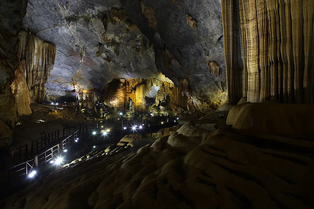 Vietnam Natural Wonders: Ha Long Bay & Phong Nha-Ke Bang in 5 Days itinerary cover