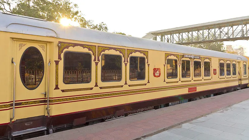 Luxury Rail Rajasthan: Palace on Wheels in 8 Days itinerary cover