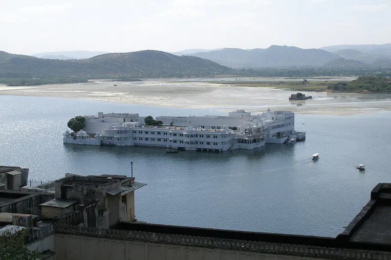 India Honeymoon: Udaipur's Lake City & Kerala Backwaters in 7 Days itinerary cover
