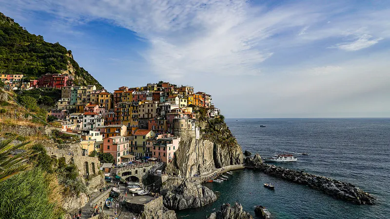 Italy for Families: Gardaland & the Cinque Terre in 7 Days itinerary cover