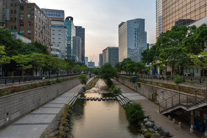 Seoul in 5 Days: Palaces, Bukchon, N Tower & Hongdae itinerary cover