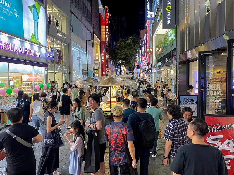 Seoul Shopping & Beauty: Myeongdong, Gangnam & Hongdae in 4 Days itinerary cover